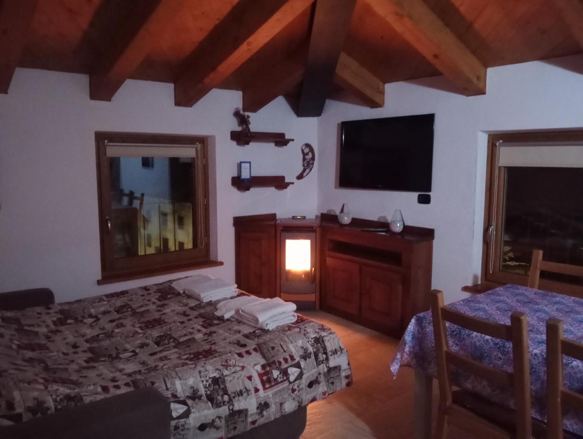 Mansarda Monte Bianco Apartment La Salle Ngoại thất bức ảnh