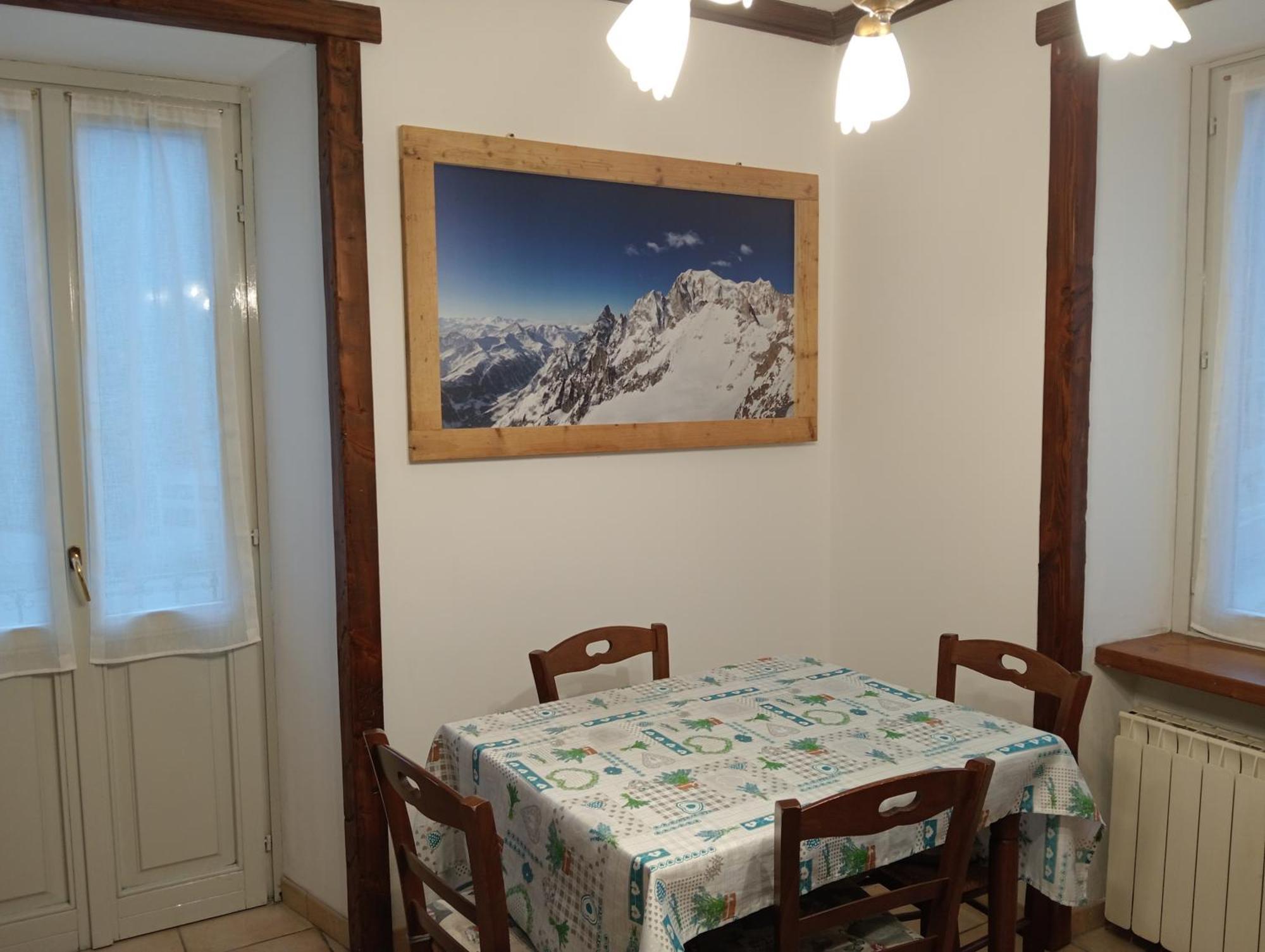 Mansarda Monte Bianco Apartment La Salle Phòng bức ảnh